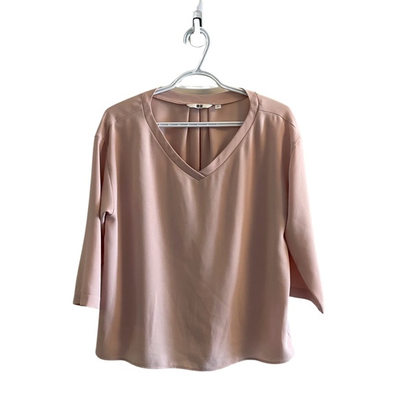 Uniqlo Tops - Uniqlo pink blouse